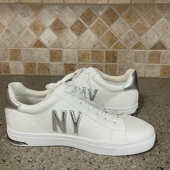 DKNY Women’s Size 8 Abeni Lace up White and Silver Sneakers - Picture 5 of 9